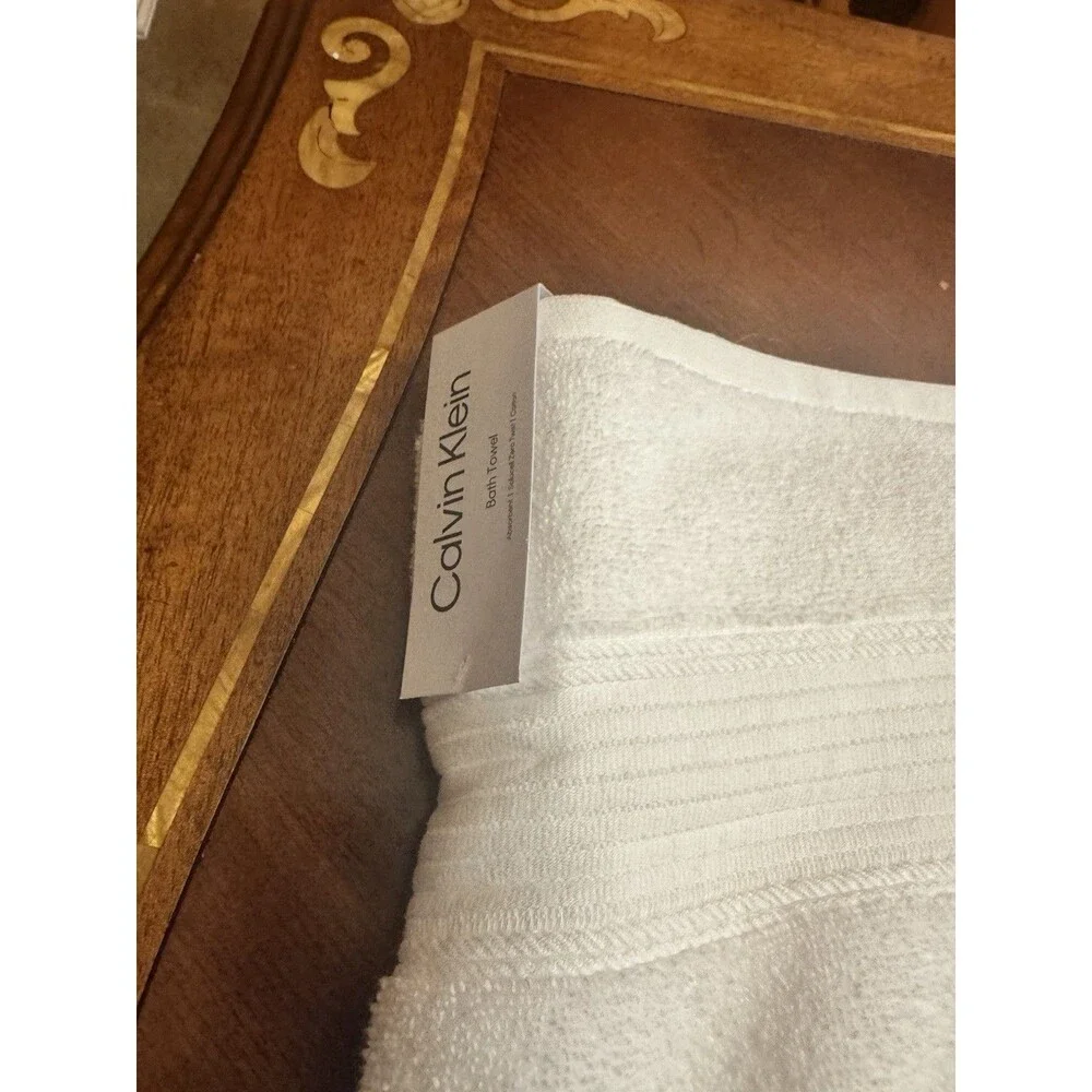 Calvin Klein  Bath Towel Set 2pcs White 100% Cotton New 30”X 56”